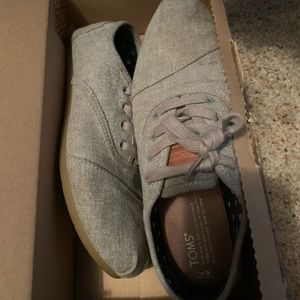 Toms lace up sneakers